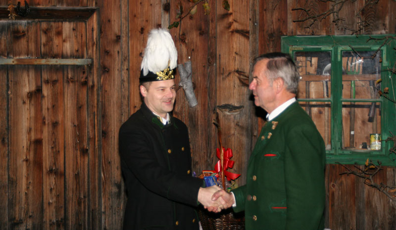 Kapellmeister Andreas Langanger gratuliert unserem Ehrenkapellmeister!