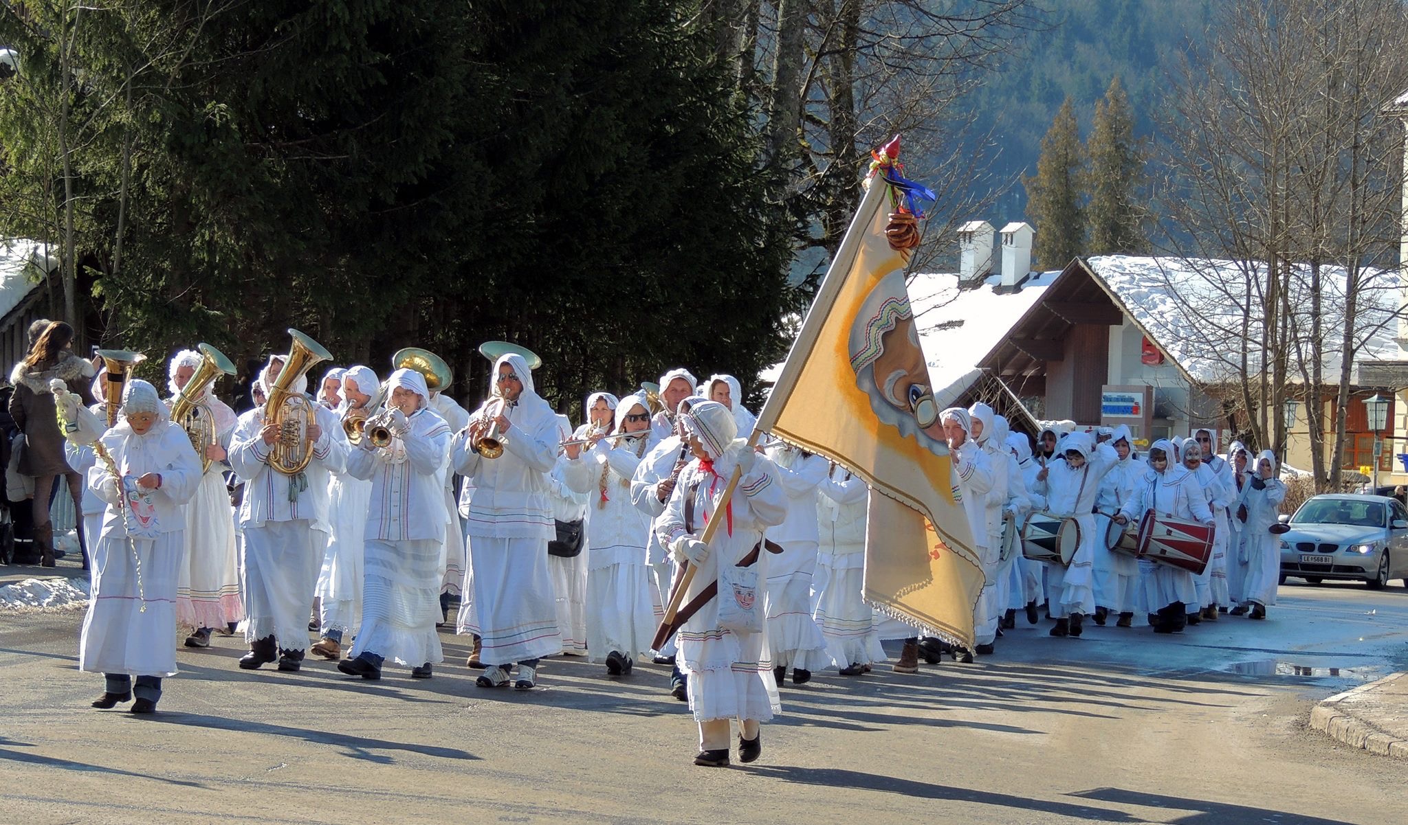 Trommelweiberumzug am Faschingsmontag; Foto: H. Simentschitsch